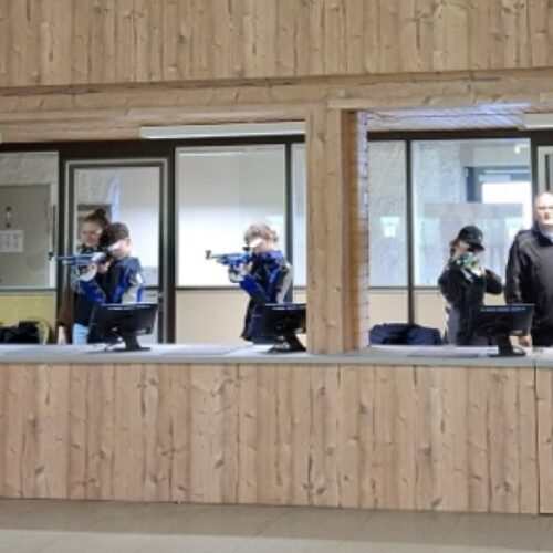 Mit Begeisterung und Ziel ins Schwarze – starke Jugend beim Training